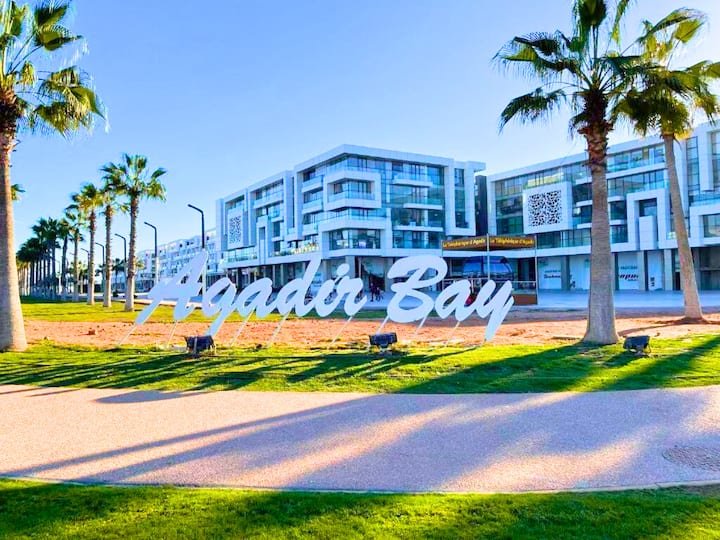 Luxury Apartment with Pool View & 5 min from the Beach photo 3
